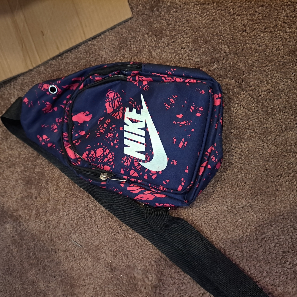 Nike Crossbody Bag in Navy and Pink